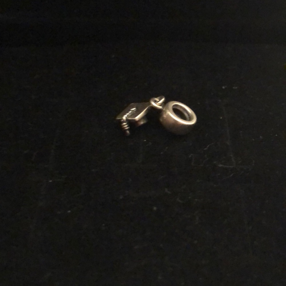 PANDORA graduation hat charm